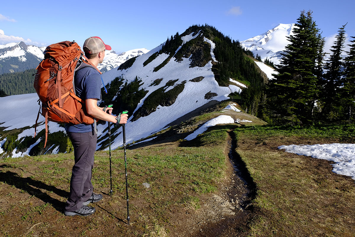 osprey atmos ag 50 hiking backpack